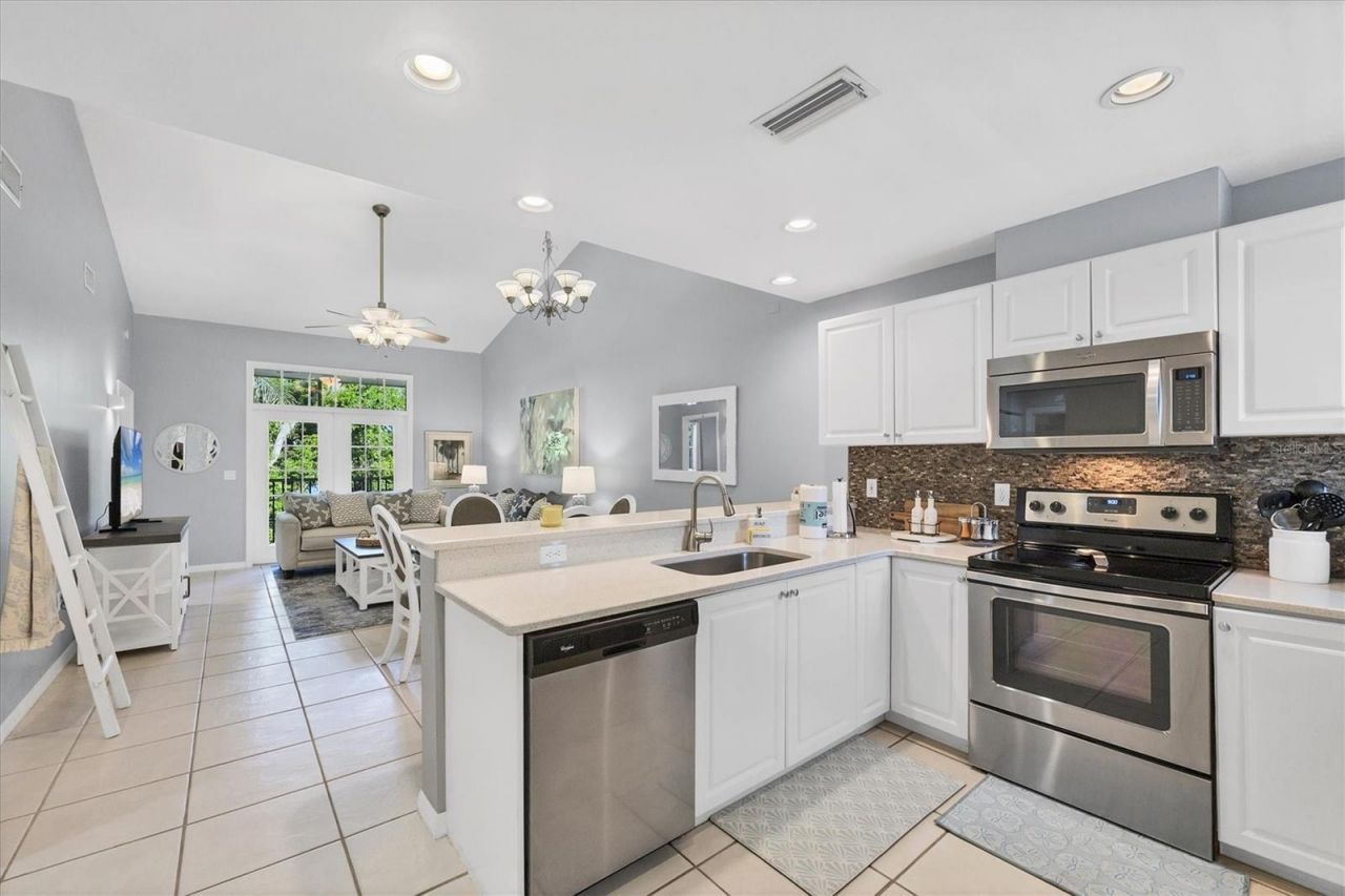 3803 54th Drive W, Unit 203, Bradenton, FL 34210 Photo