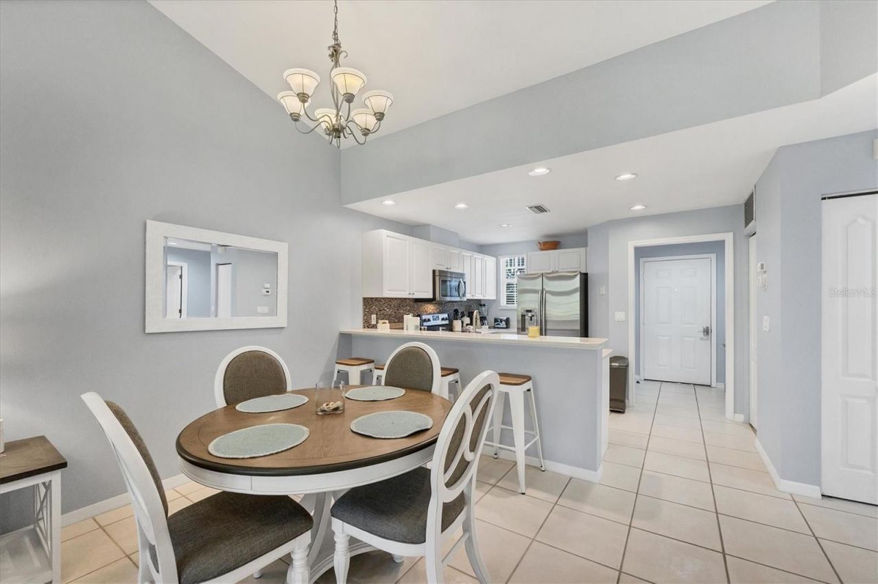 3803 54th Drive W, Unit 203, Bradenton, FL 34210 Photo