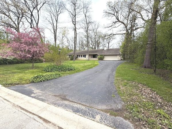 980 Mellody Road, Lake Forest, IL 60045