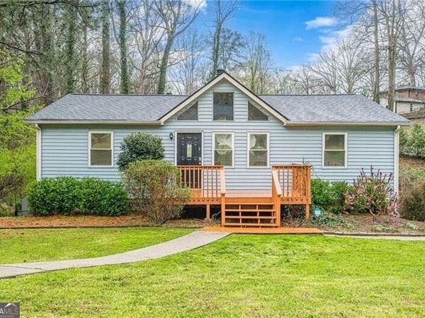 549 Pineland Circle SW, Mableton, GA 30126
