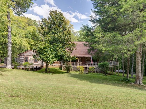 916 Graceland Ct, Goodlettsville, TN 37072