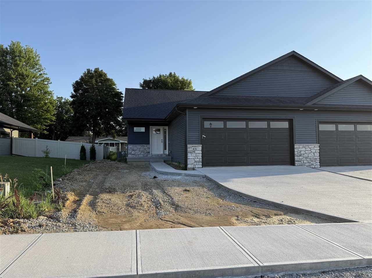 831 Prairie View Dr, West Branch, IA 52358 Main Photo