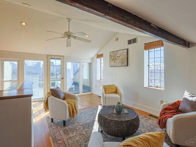 323 Milton Street, Cincinnati, OH 45202 Photo 12