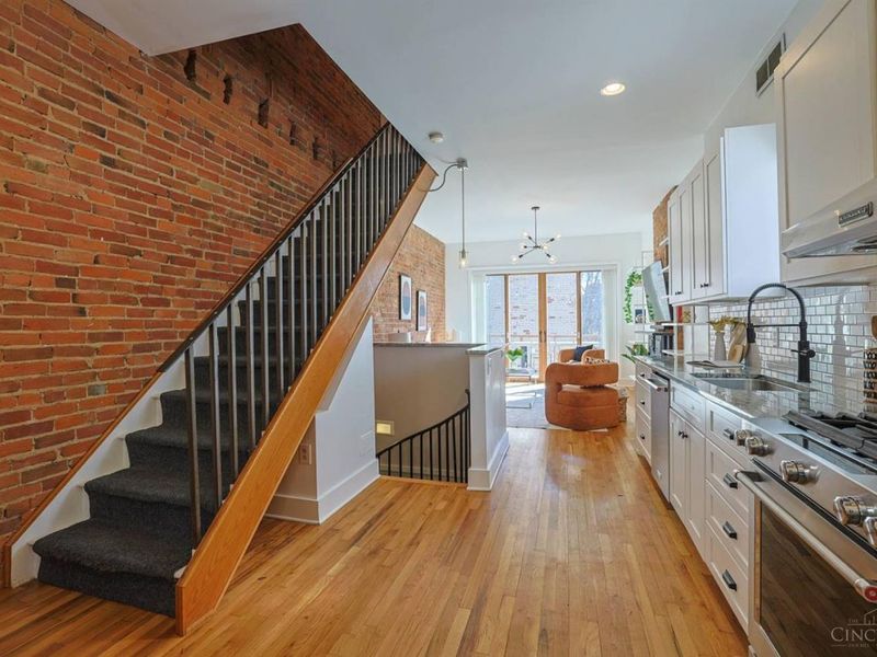 323 Milton Street, Cincinnati, OH 45202 Photo 16