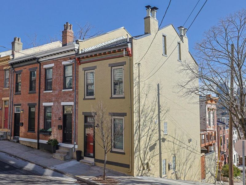 323 Milton Street, Cincinnati, OH 45202 Photo 2
