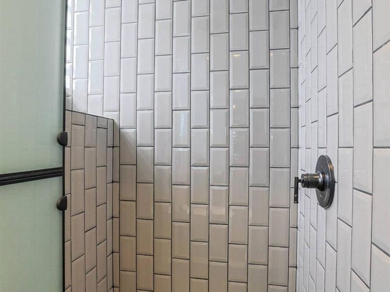 323 Milton Street, Cincinnati, OH 45202 Photo 29