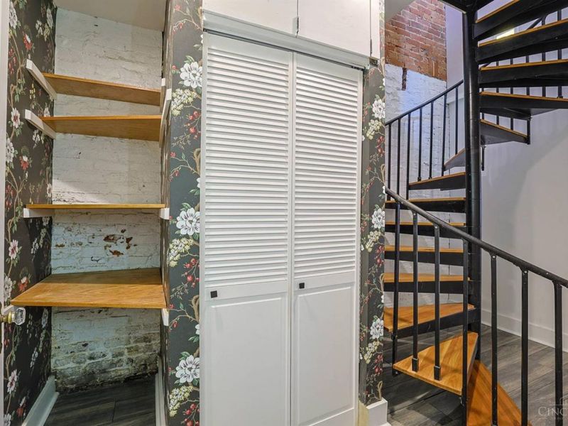 323 Milton Street, Cincinnati, OH 45202 Photo 31