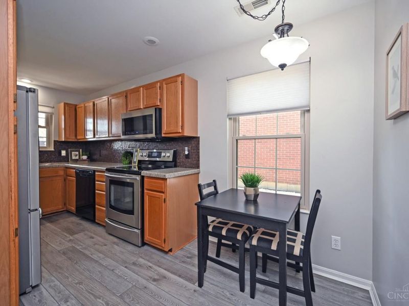 5918 Leeside Trail, Green Township, OH 45248 Photo 10