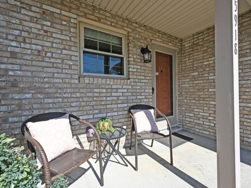 5918 Leeside Trail, Green Township, OH 45248 Photo 3