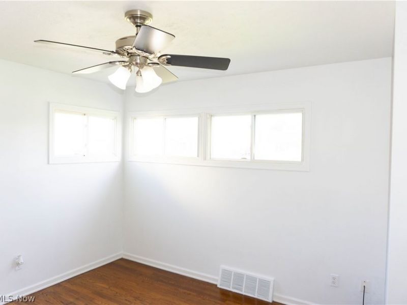 15401 Walvern Boulevard Boulevard, Maple Heights, OH 44137 Photo 11
