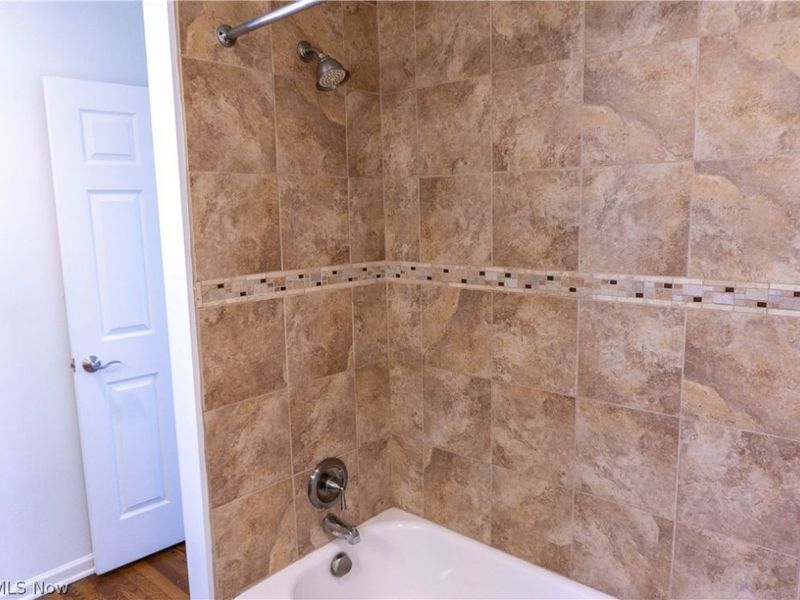 15401 Walvern Boulevard Boulevard, Maple Heights, OH 44137 Photo 12