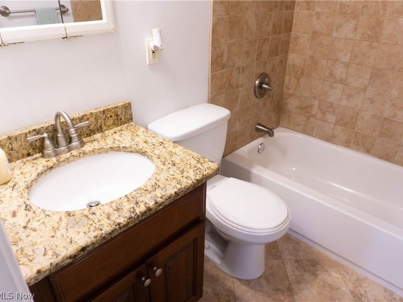 15401 Walvern Boulevard Boulevard, Maple Heights, OH 44137 Photo 14