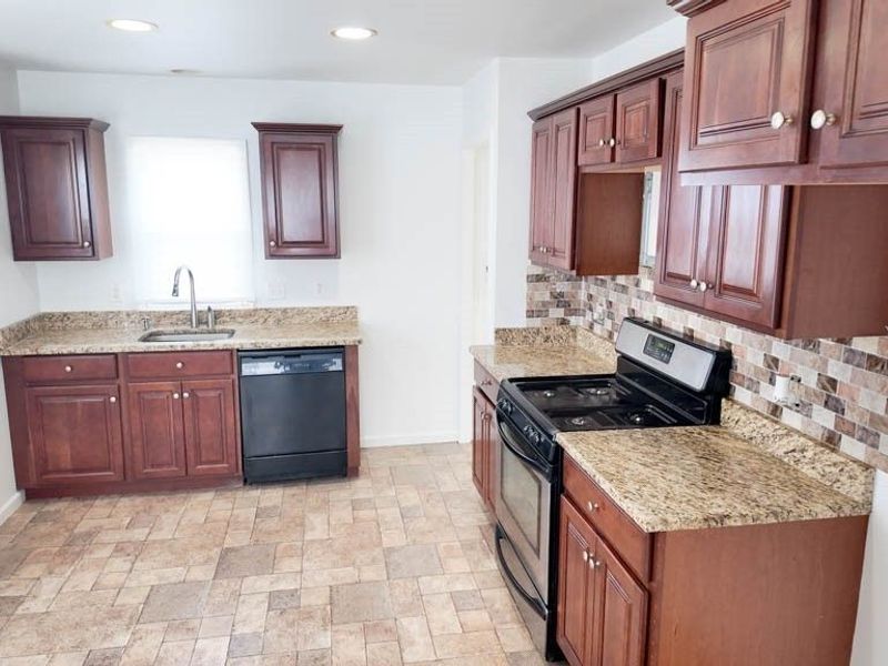 15401 Walvern Boulevard Boulevard, Maple Heights, OH 44137 Photo 2