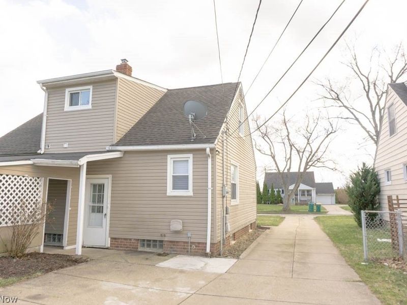 15401 Walvern Boulevard Boulevard, Maple Heights, OH 44137 Photo 27