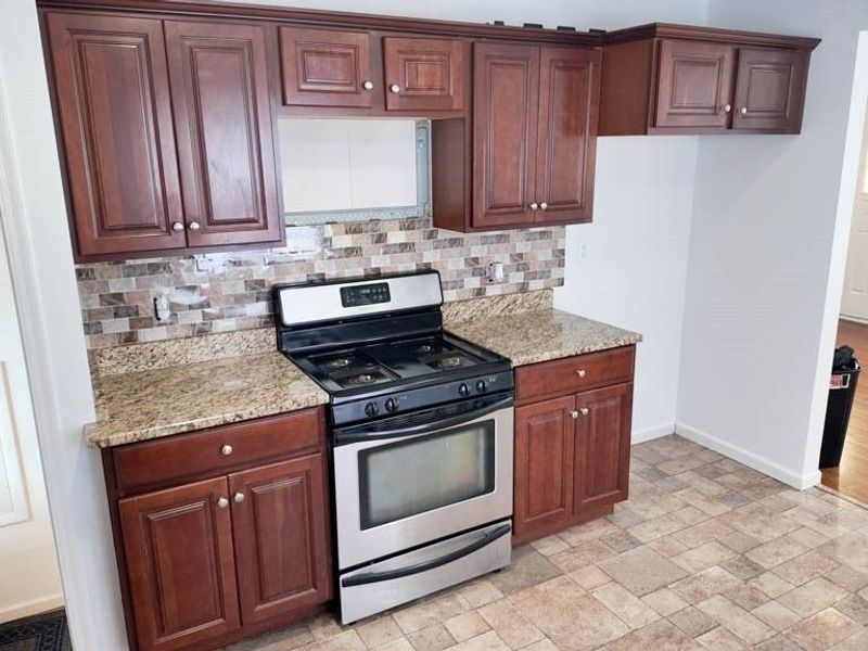 15401 Walvern Boulevard Boulevard, Maple Heights, OH 44137 Photo 3