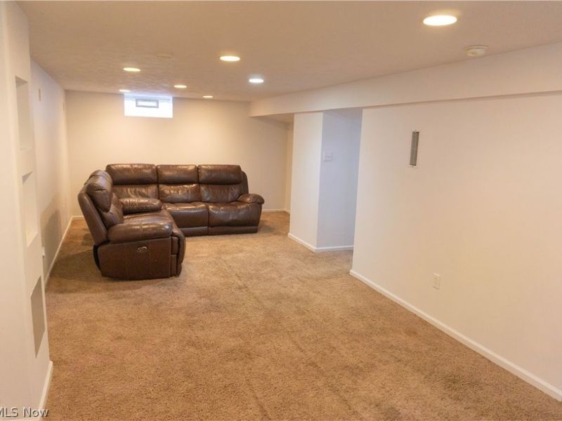 15401 Walvern Boulevard Boulevard, Maple Heights, OH 44137 Photo 33