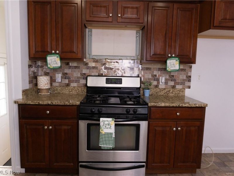 15401 Walvern Boulevard Boulevard, Maple Heights, OH 44137 Photo 4