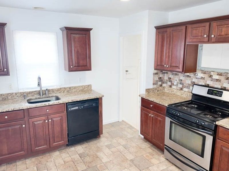 15401 Walvern Boulevard Boulevard, Maple Heights, OH 44137 Photo 4