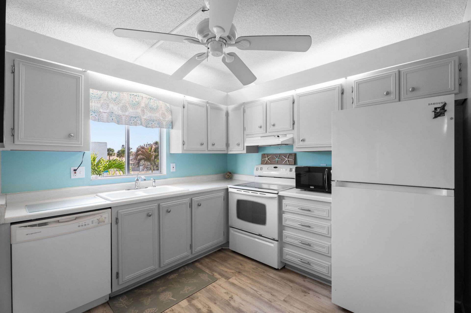 1560 NE 12th Terrace, Unit D9, Jensen Beach, FL 34957 Photo