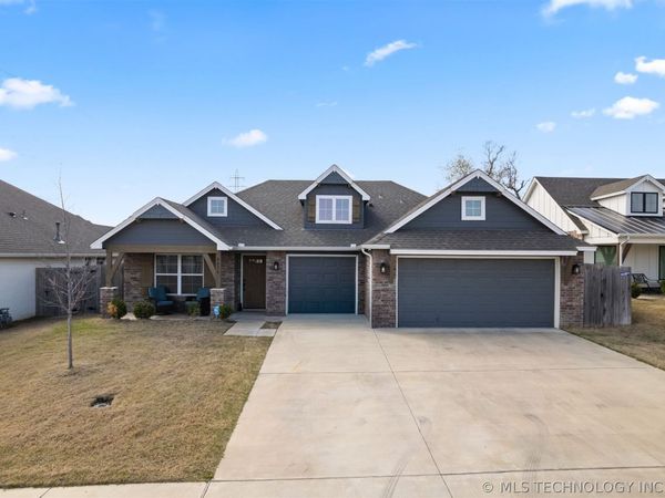8836 N 73rd Place , Owasso, OK 74055