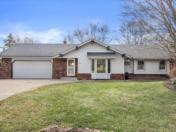 680 Forest Grove LANE, Brookfield, WI 53005