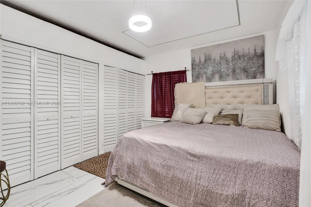 1675 NE 160th St , North Miami Beach, FL 33162 Photo