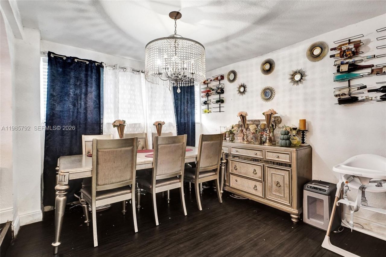 1675 NE 160th St , North Miami Beach, FL 33162 Photo