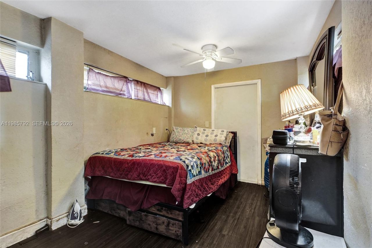 1675 NE 160th St , North Miami Beach, FL 33162 Photo