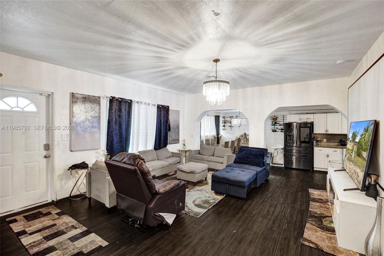 1675 NE 160th St , North Miami Beach, FL 33162 Photo