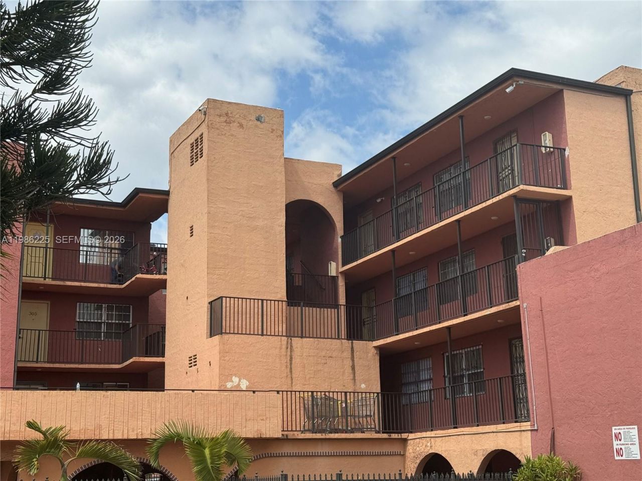 6620 W 2nd Ct, Unit 407, Hialeah, FL 33012 Photo
