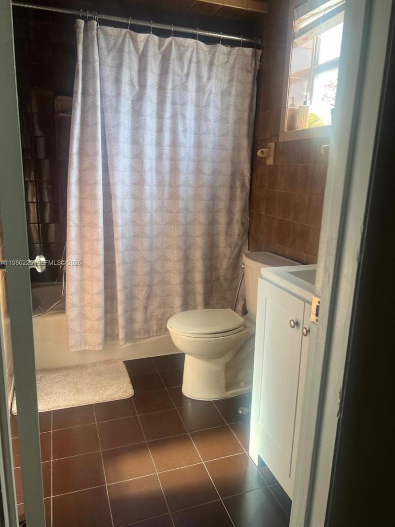 6620 W 2nd Ct, Unit 407, Hialeah, FL 33012 Photo