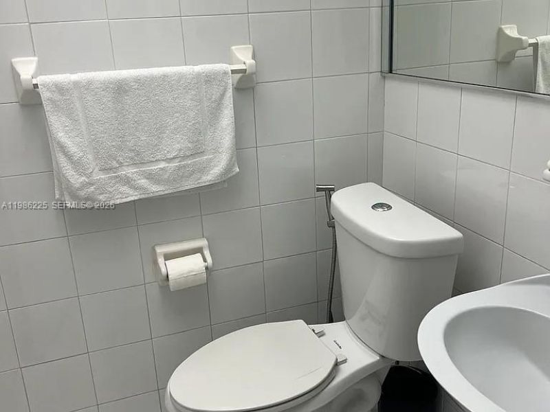 6620 W 2nd Ct , Unit 407, Hialeah, FL 33012 Photo