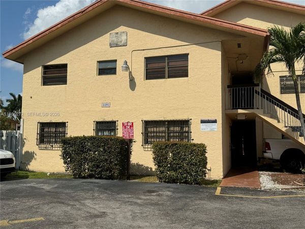 2295 W 53rd Pl, Unit 201, Hialeah, FL 33016