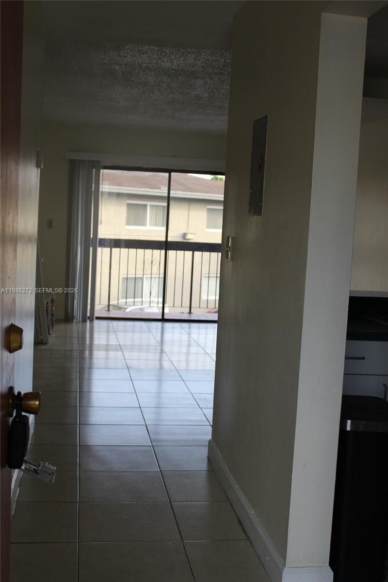 2295 W 53rd Pl, Unit 201, Hialeah, FL 33016 Photo