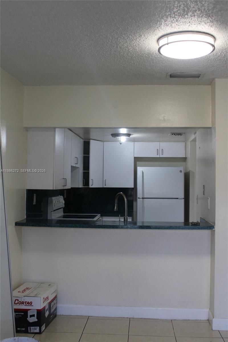 2295 W 53rd Pl, Unit 201, Hialeah, FL 33016 Photo