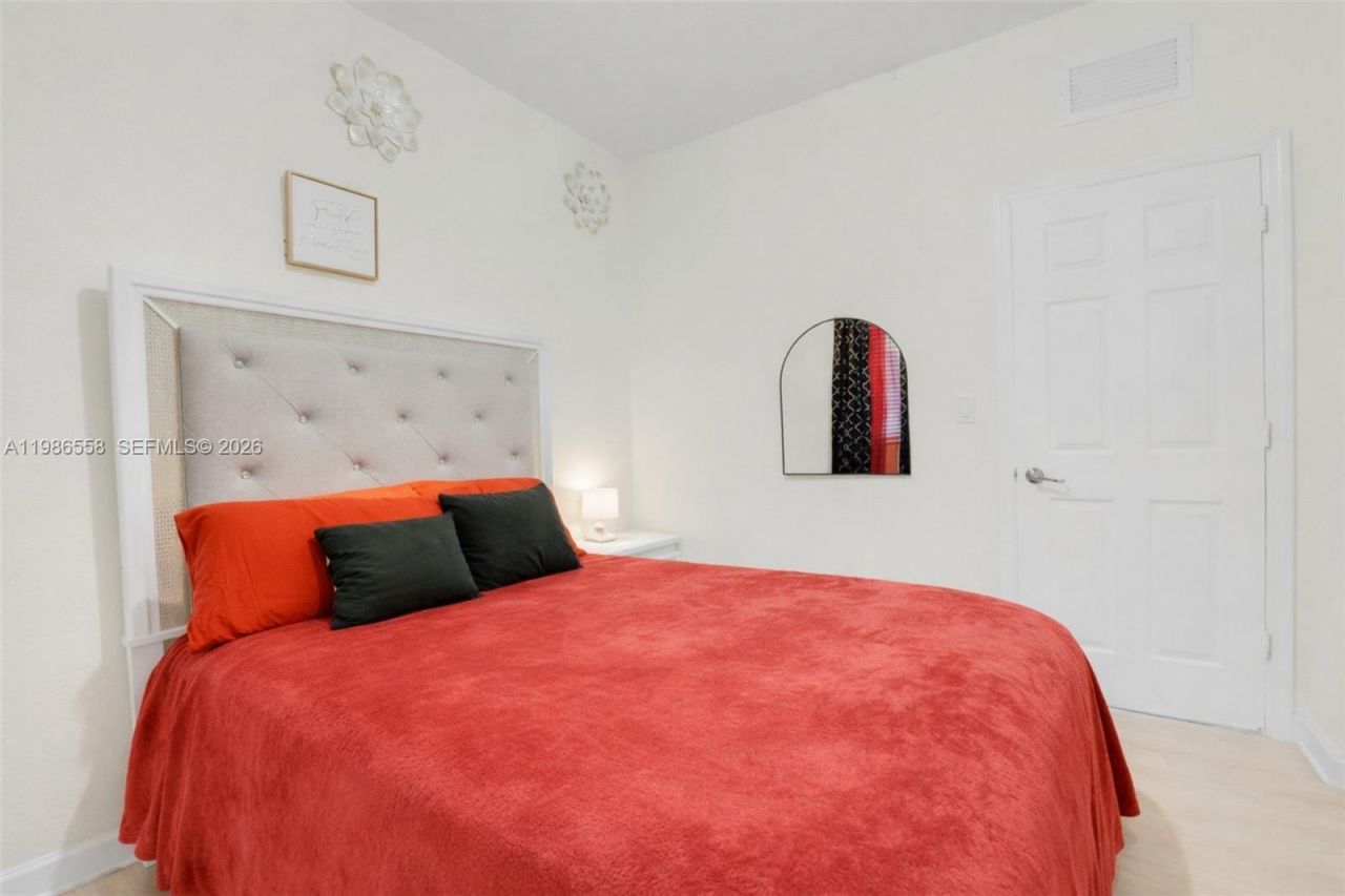 101 NE 37th Pl , Homestead, FL 33033 Photo