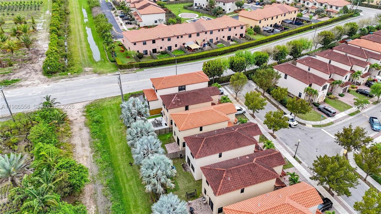 101 NE 37th Pl , Homestead, FL 33033 Photo