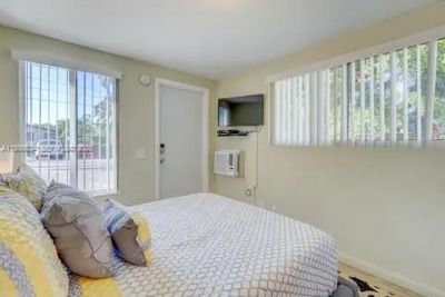 1100 NE 18th Ct, Unit 1-8, Fort Lauderdale, FL 33305 Photo