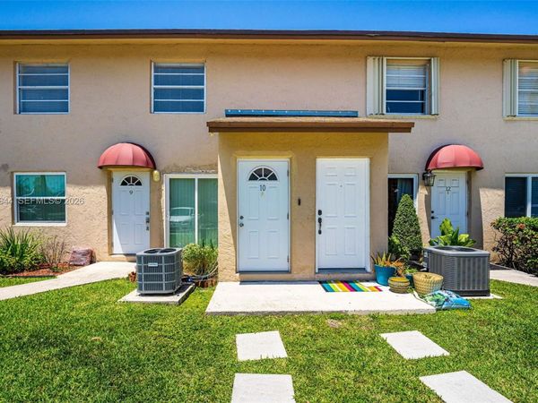 15260 SW 80th St , Unit 10, Kendall, FL 33193