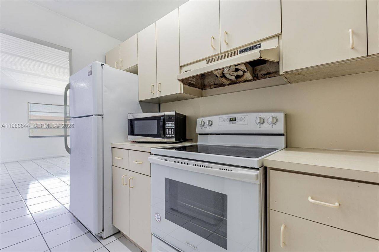 15260 SW 80th St, Unit 10, Kendall, FL 33193 Photo