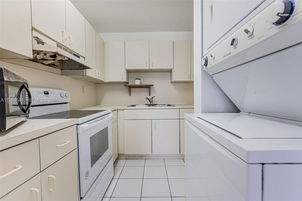 15260 SW 80th St, Unit 10, Kendall, FL 33193 Photo