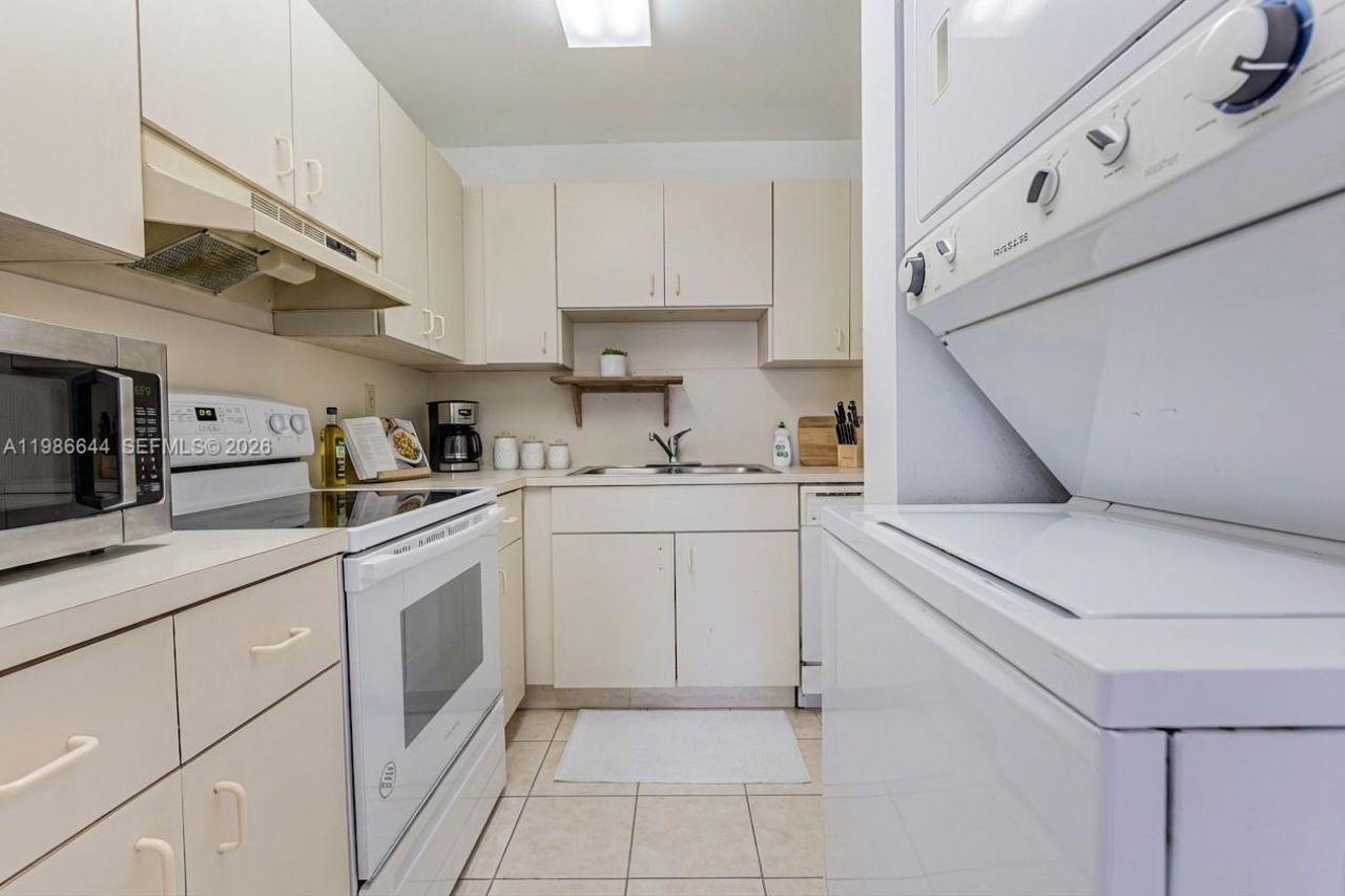 15260 SW 80th St, Unit 10, Kendall, FL 33193 Photo