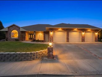 4703 W 20th Ave Kennewick, WA 99338