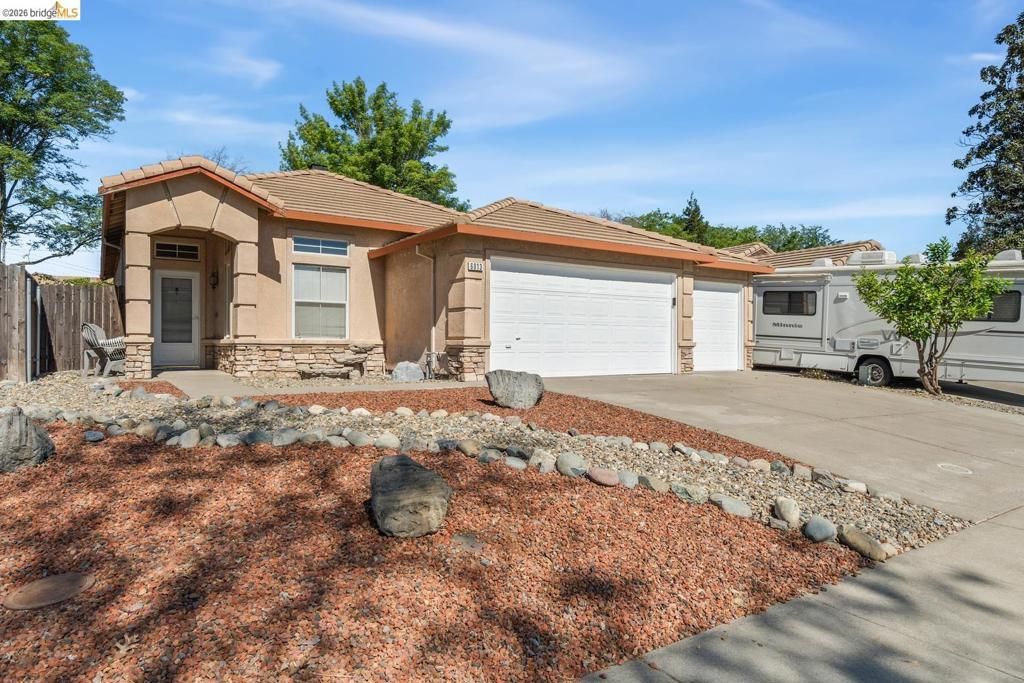 6013 Bach Ct, Citrus Heights, CA 95621 Main Photo