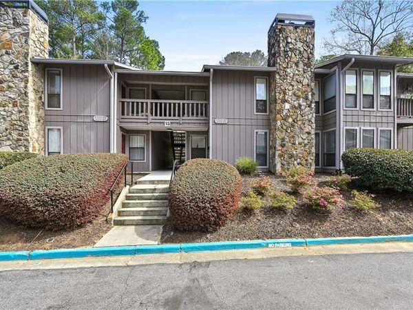 4018 Woodridge Way , Tucker, GA 30084