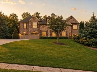 6509 Snug Harbor Court, Flowery Branch, GA 30542
