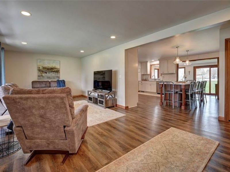 401 E 18th Street, Dover, OH 44622 Photo 5