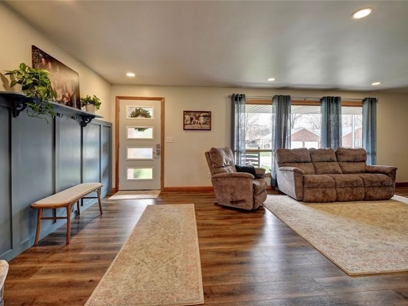 401 E 18th Street, Dover, OH 44622 Photo 6