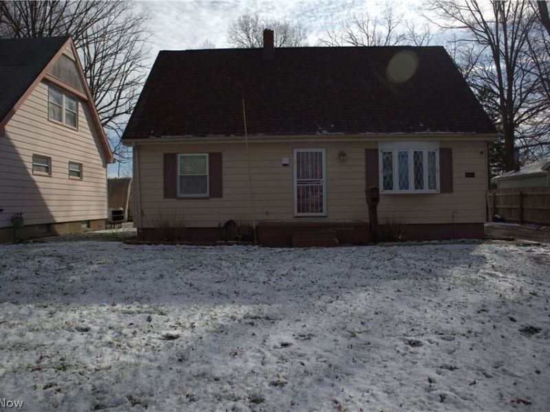 644 Southern Boulevard NW, Warren, OH 44485 Photo 1