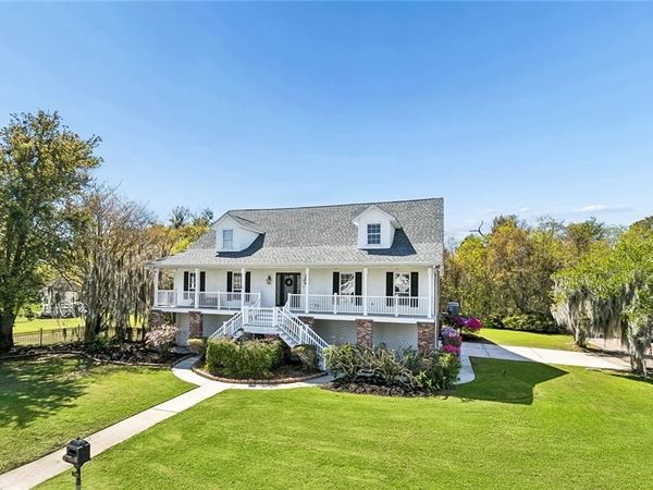 138 DAVID Drive , Mandeville, LA 70448